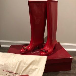 Gorgeous red sexy rubber boots!